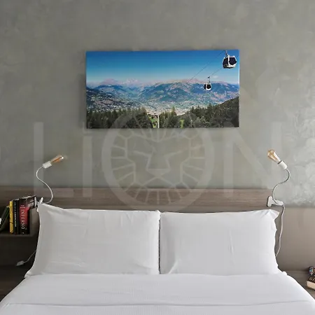 Le Lion - Lys Family