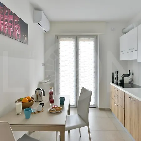 Le Lion - Lys Family