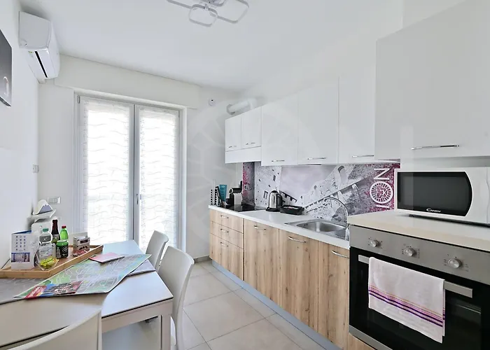 Le Lion - Lys Family *