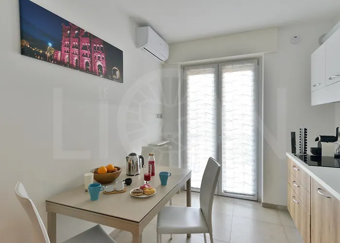 Le Lion - Lys Family *